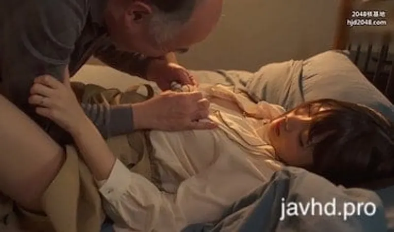 ông chồng đi vắng cô vợ bị lão già gần nhà hiếp suzu harumiya